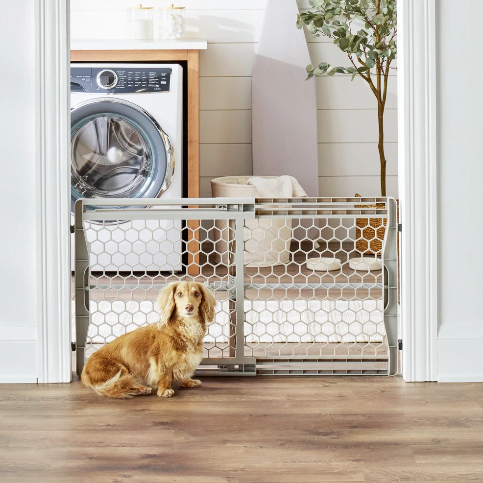Plastic Expandable Pet Gate - Image 5