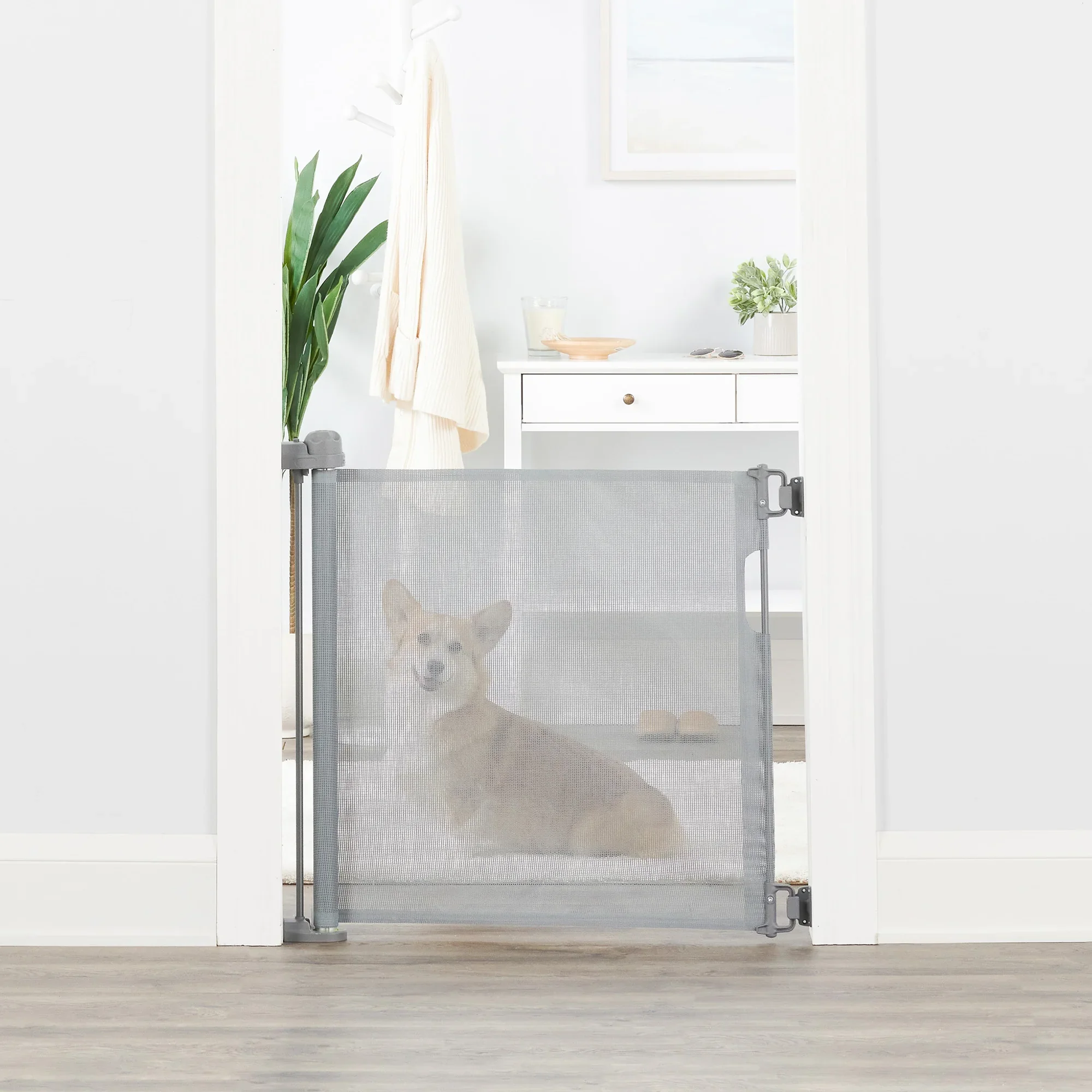 Retractable Pet Gate - Image 10