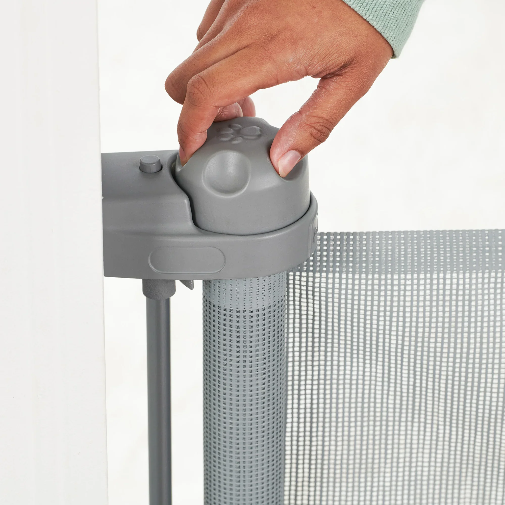 Retractable Pet Gate - Image 12