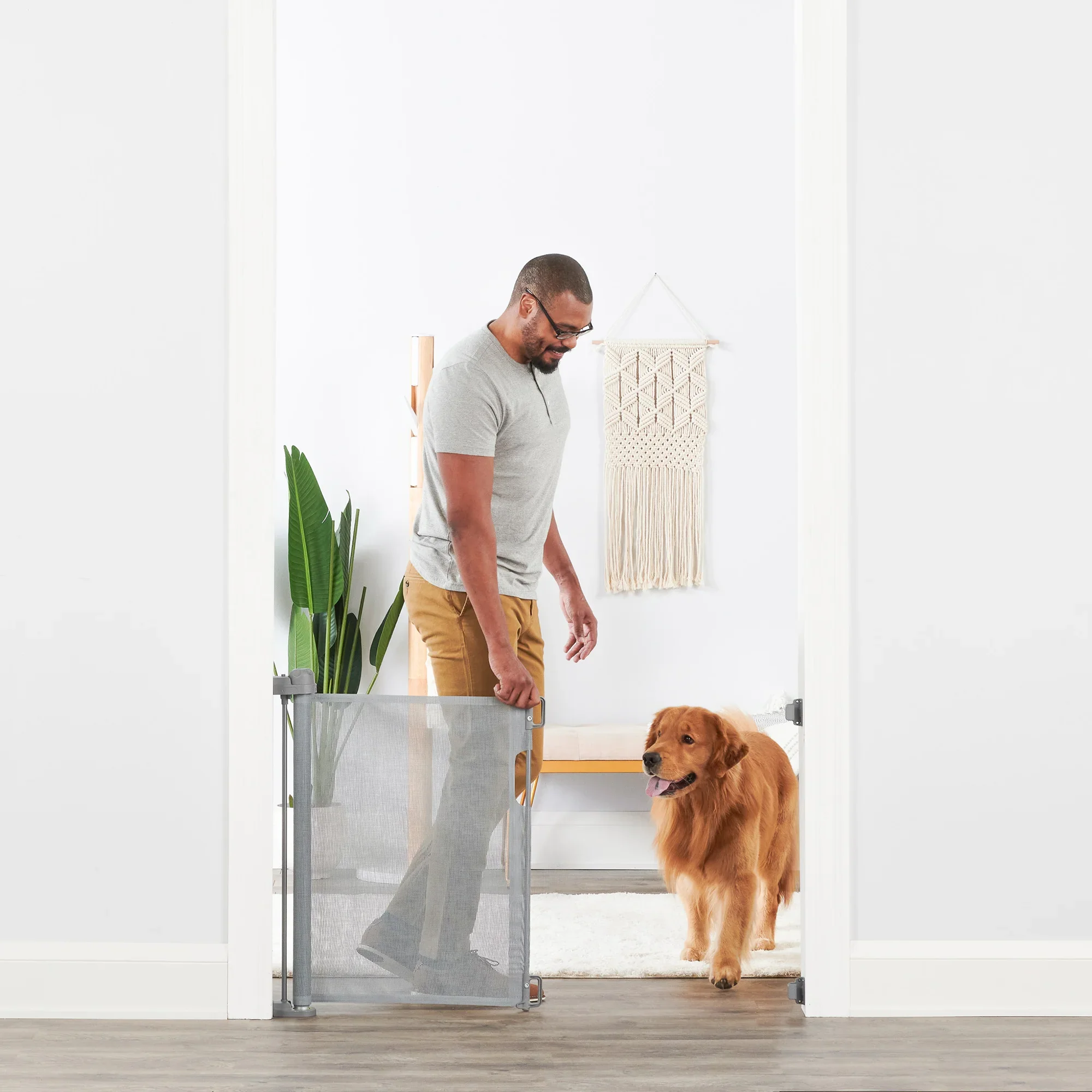 Retractable Pet Gate - Image 4
