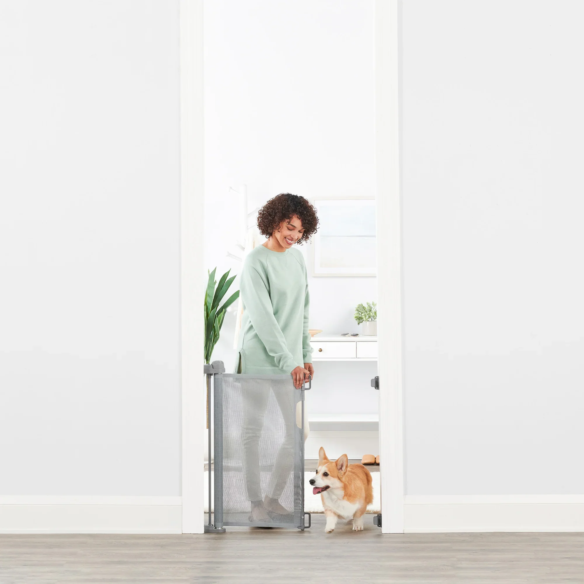 Retractable Pet Gate - Image 8